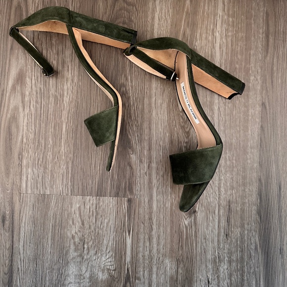 Manolo Blahnik Green Suede Sandals - Picture 4 of 5